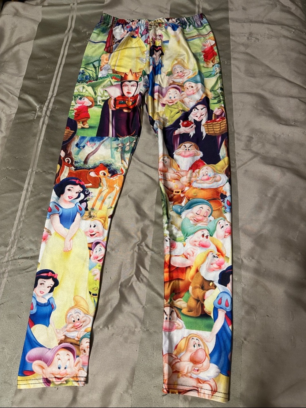 Lotus Leggings Women’s L Multicolor Snow White & 7 Dwarfs Print + hidden Bambi
